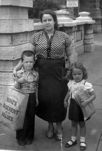 Kender family downtown Dayton 1952